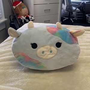 Cow stackable Squishmallow